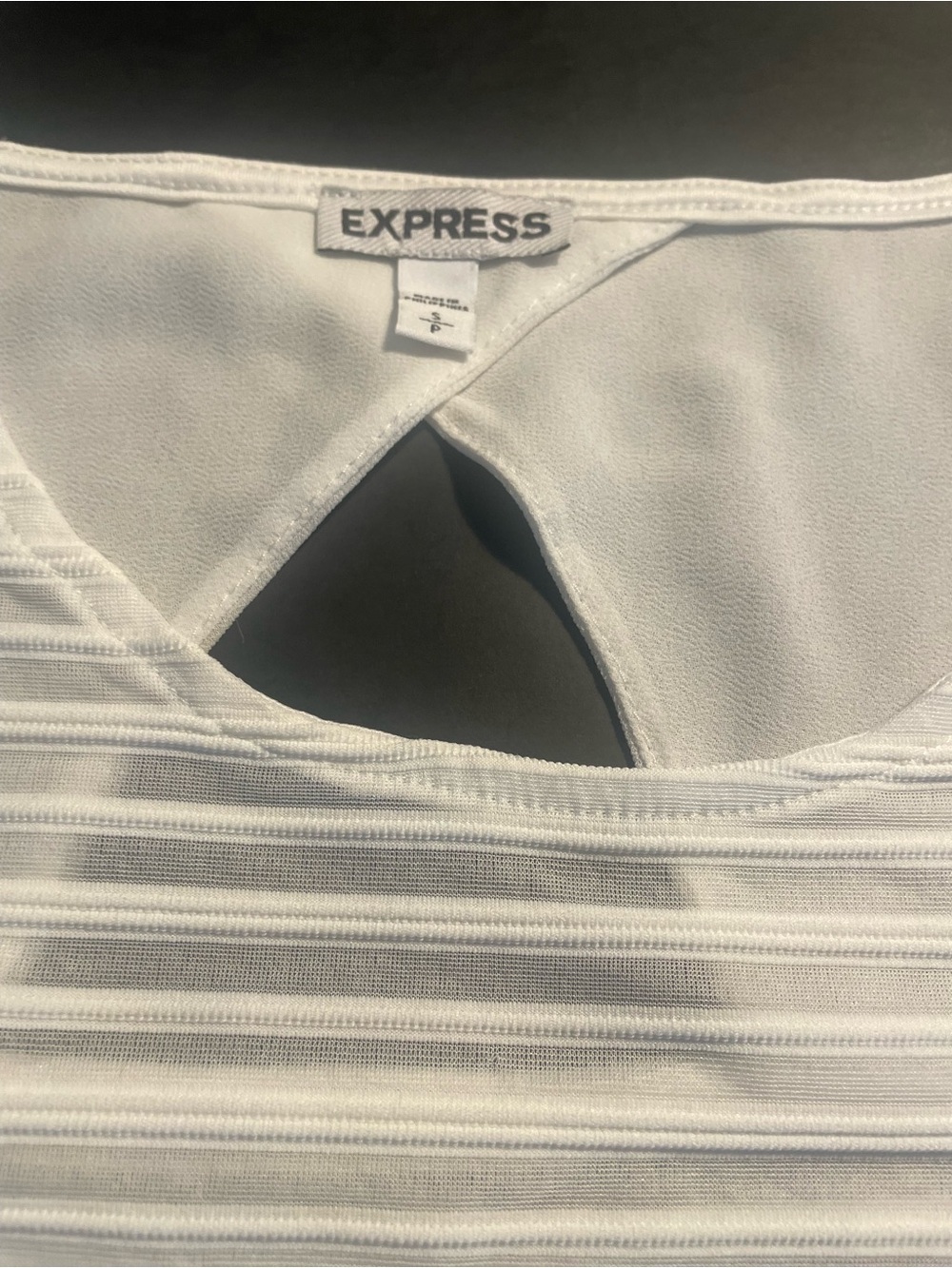 Express White Ribbed Keyhole Tank - Picture 7 of 12